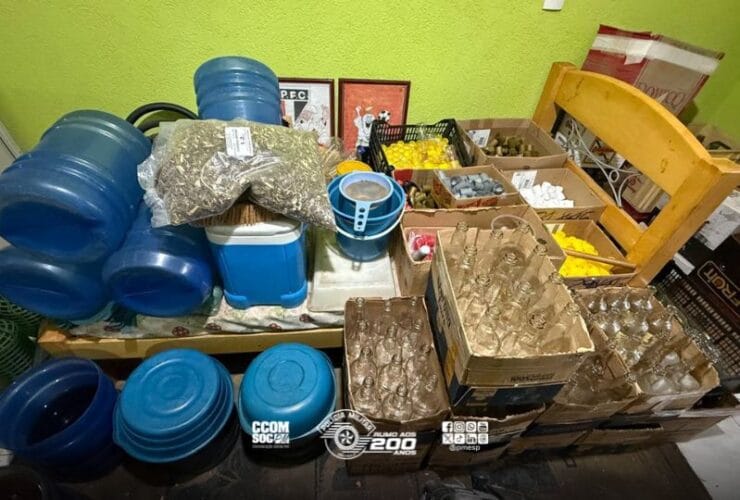 PM estoura fábrica clandestina de bebidas alcoólicas no Jardim Silveira