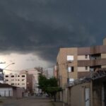 Semana começa com alerta de chuva forte em Barueri