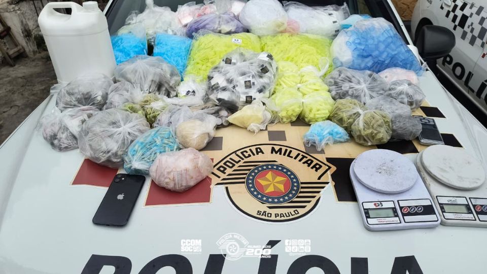 PM apreende grande quantidade de drogas em Carapicuíba