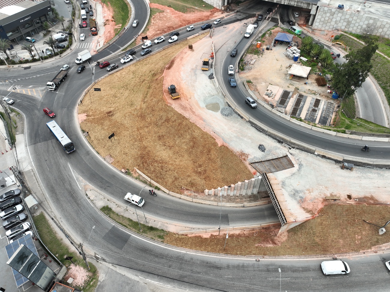 Castelo: intervenção no Alphaville altera acesso à alameda Rio Negro