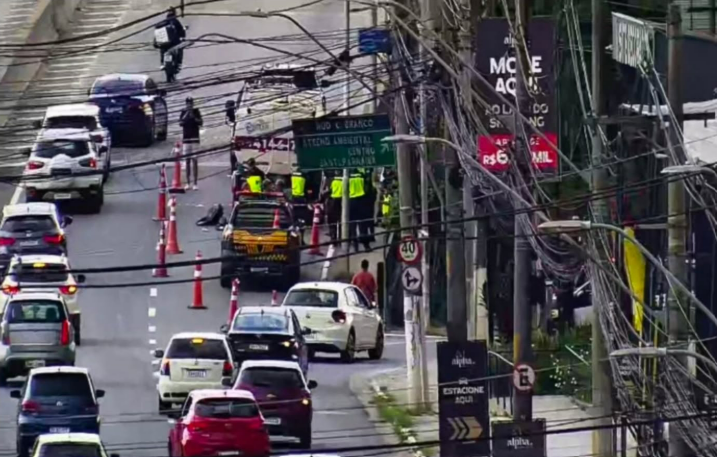 Motociclista morre ao chocar-se com caminhão na ponte Akira Hashimoto, na Aldeia