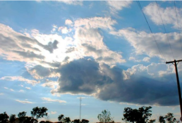 Calor dá lugar a temperaturas amenas na semana, mas chuvas pontuais continuam