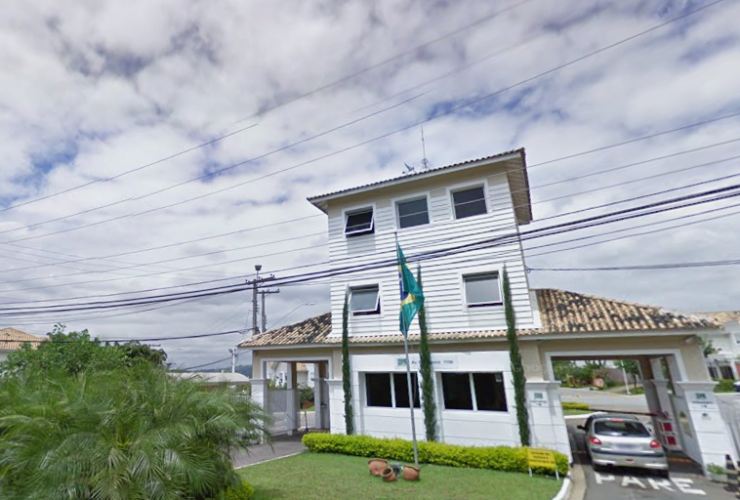 Bando de ladrões invade casa no Alphaville e faz refém casal de idosos