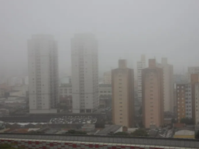 Semana começa com chuva até terça e dias nublados de quarta a domingo