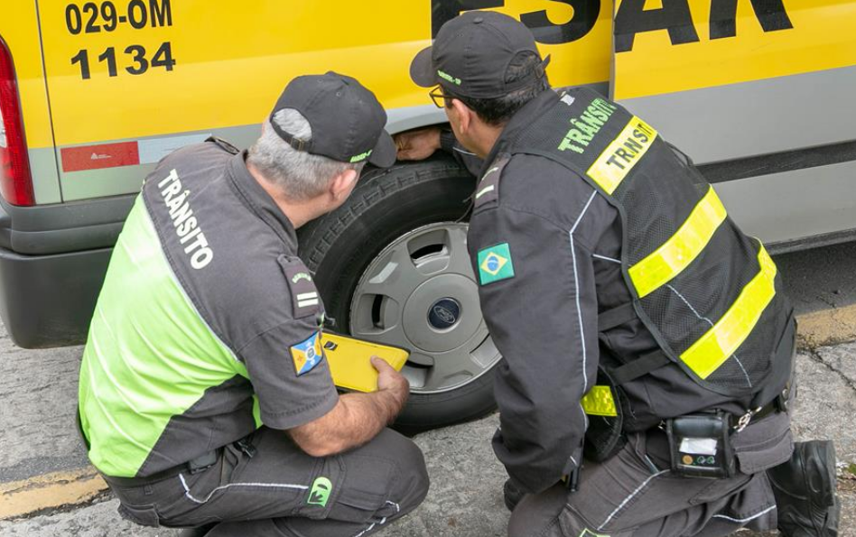 Fiscalização identifica irregularidades em veículos de transporte escolar em Barueri