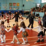 Escola do Alphaville promove festa junina para aquisição de cadeiras de rodas