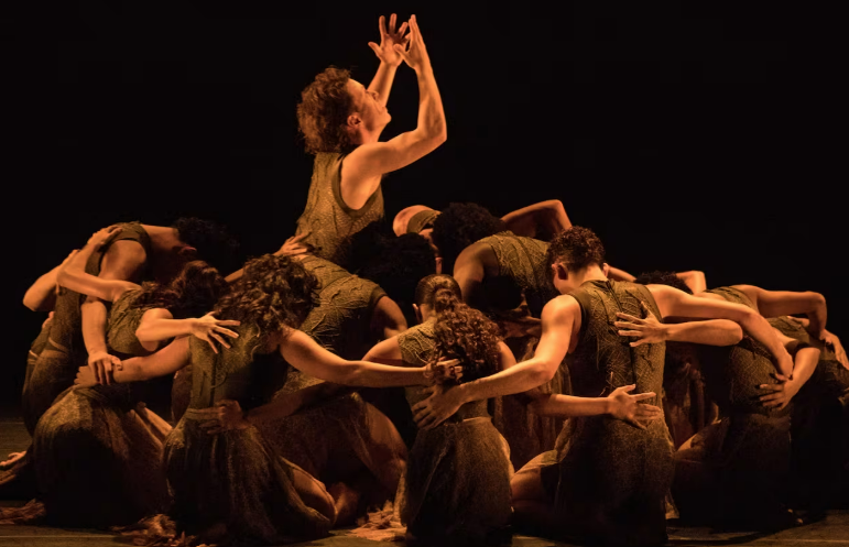 São Paulo Companhia de Dança faz apresentação gratuita na Praça das Artes