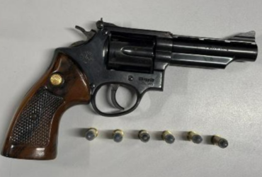 Arma irregular é apreendida pela polícia durante patrulhamento no Parque Viana
