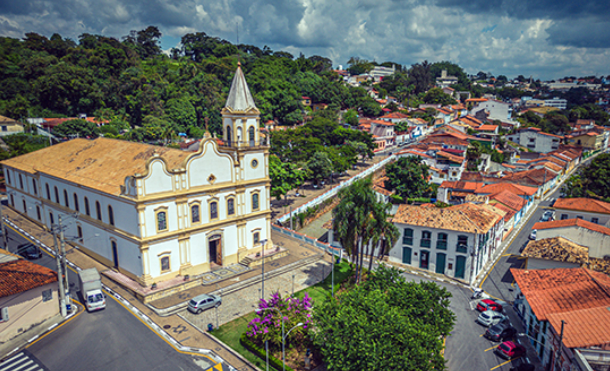 Santana de Parnaíba abre concurso público com vagas para todos os níveis de ensino