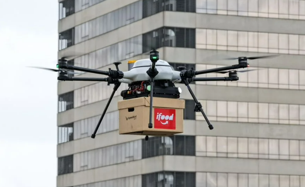 iFood começa a operar sistema de entrega por meio de drones no Alphaville