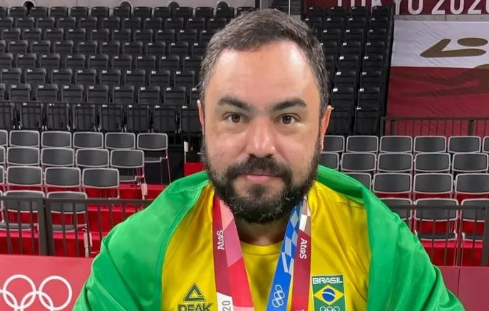 Fisioterapeuta do Barueri é afastado da seleção brasileira de vôlei por dívidas com atletas