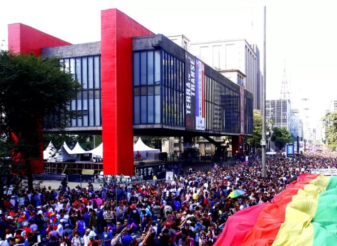 ROLÊ EM SP - Avenida Paulista recebe domingo 30ª edição da Parada do Orgulho LGBT+
