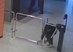 Homem que tentou violentar mulher no Bethaville implora ao juiz para não ser preso
