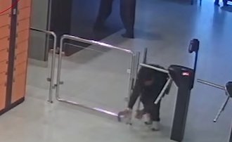 Homem que tentou violentar mulher no Bethaville implora ao juiz para não ser preso