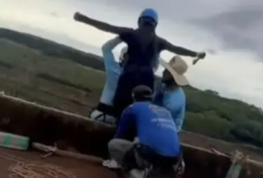 MP denuncia quatro pessoas por morte de jovem atirada de ponte sem proteção