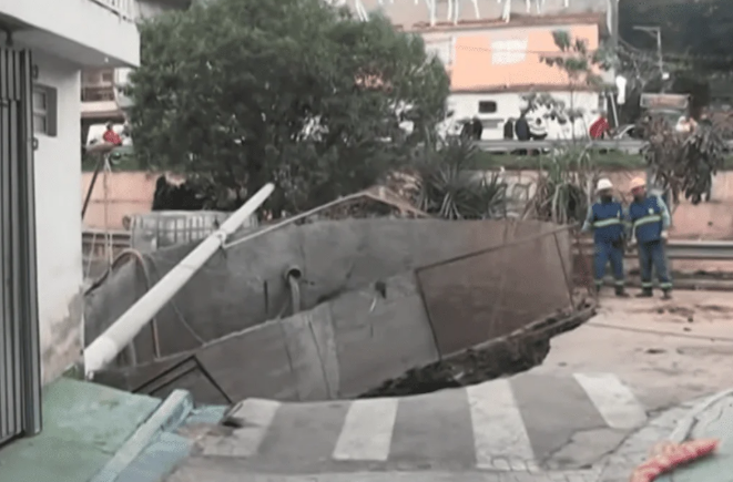 Sabesp fecha cratera aberta em obra em Osasco e uma casa continua interditada