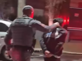 Polícia persegue carro roubado em Santana de Parnaíba e prende ladrão no Bethaville