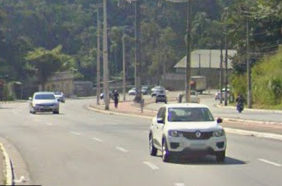 Traficante foge com aproximação da polícia mas após perseguição é preso no Viana
