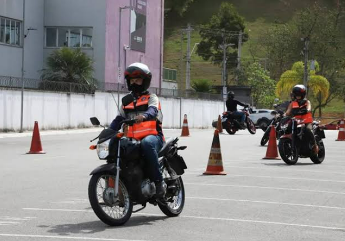 Barueri realiza a 3ª edição do curso gratuito de Pilotagem Preventiva para motociclistas