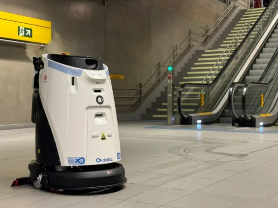 Inteligência artificial já usa robôs na limpeza de estações do metrô de São Paulo