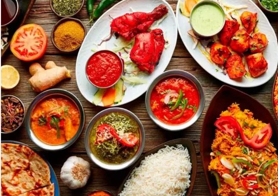 Festa reúne comidas dos cinco continentes com música de cada país