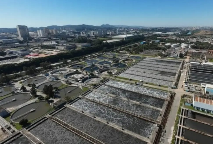 Chegada de bomba de grande porte inicia processo de ampliação da ETE da Aldeia