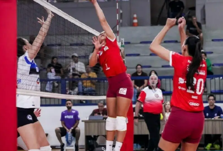 Barueri ganha de virada do Pinheiros e asume a liderança do Paulista de vôlei feminino