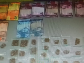 Polícia detém no Recanto Phrynea adolescente com mais de 140 porçoes de drogas