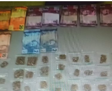 Polícia detém no Recanto Phrynea adolescente com mais de 140 porçoes de drogas