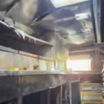 Incêndio atinge hamburgueria que funciona num ônibus no Parque dos Camargos