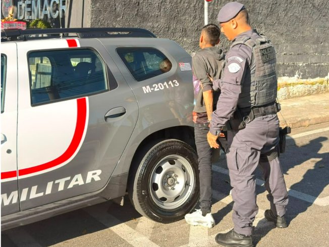 Foragido acusado do crime de tráfico de drogas é detido pela polícia no Jardim Tupã