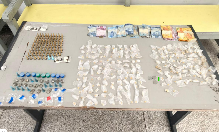 Homem é preso com mais de 300 porções de drogas em rua do Jardim Belval