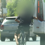Jovem danifica ônibus ao ser impedido de pegar rabeira no Parque dos Camargos