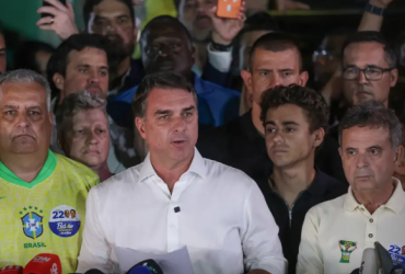 Em Barueri, Flávio Bolsonaro bateu Lula por 3 mil votos de diferença no segundo turno Em Barueri, Flávio Bolsonaro bateu Lula por 3 mil votos de diferença no segundo turno