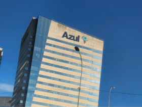 Ação acusa Azul Linhas Aéreas de assédio moral contra funcionários de unidade de Barueri