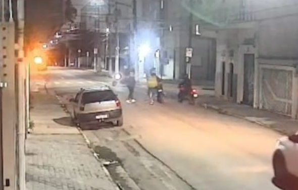 Assaltos praticados por motociclistas se multiplicam no bairro de Presidente Altino, em Osasco