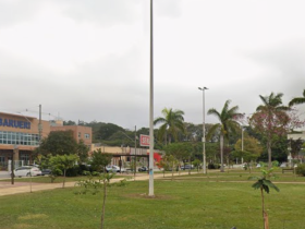 Apoiadores de Lula em Barueri realizam manifestação na Praça dos Estudantes na terça-feira, 13/10