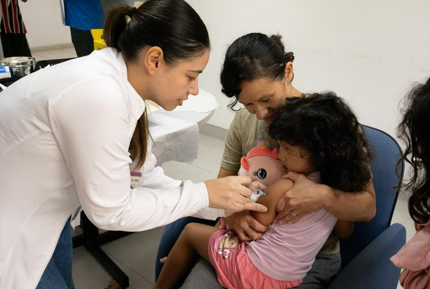 Escolas municipais receberão ação para atualizar caderneta de vacinação no sábado, 17/10