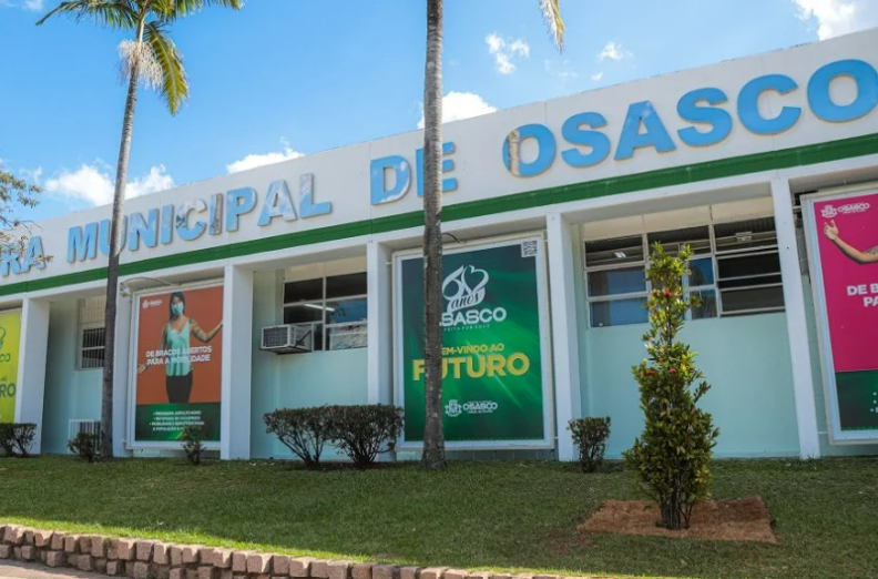 Decisão judicial manda prefeitura de Osasco desligar mais de 400 funcionários comissionados